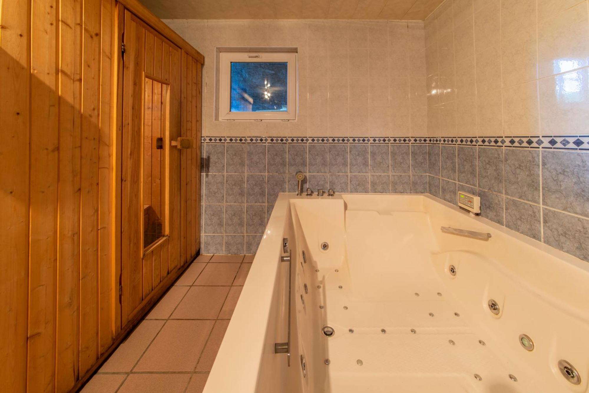 Sol Battire Hotel Brisy Ngoại thất bức ảnh